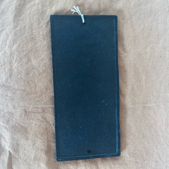 Cast Iron Wall Plaque “Please Check Your Guns At The Door” - Picture 2 of 4